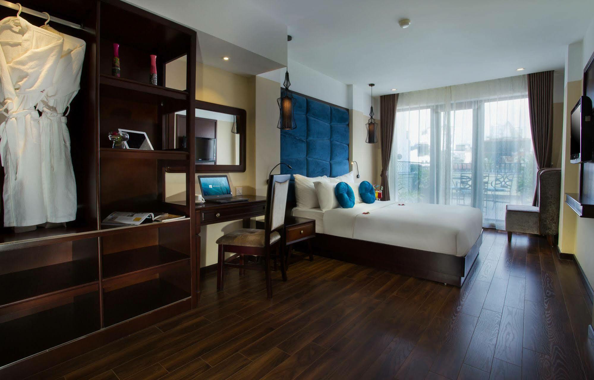 Ambassador Hanoi Hotel & Travel Exterior photo